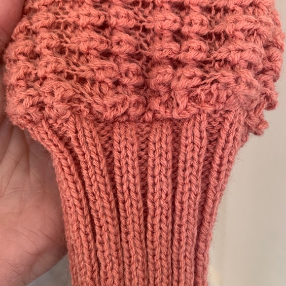 Sweater. Open knit. Perfect for spring. - Picture 3 of 5